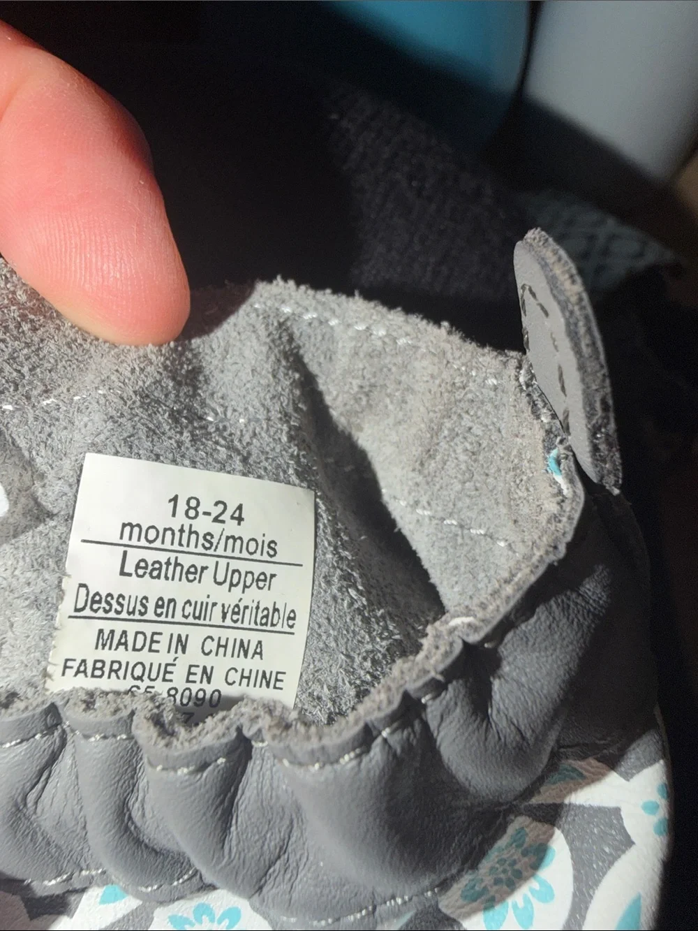 Robeez, NWOT, unisex 18-24 months shoes